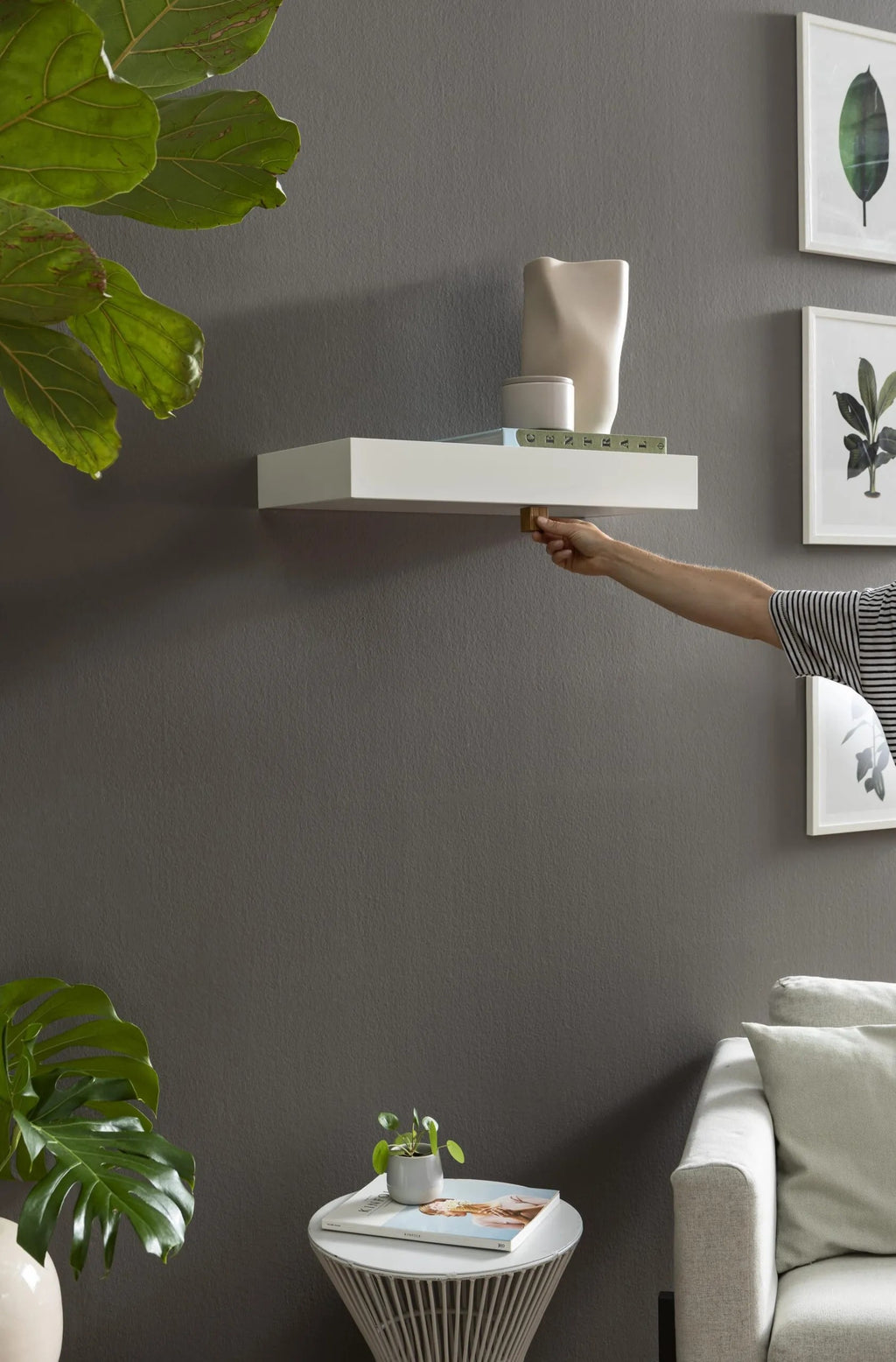 SecretShelf - Floating Wall-Mounted Shelf with Hidden Storage Safe Compartment