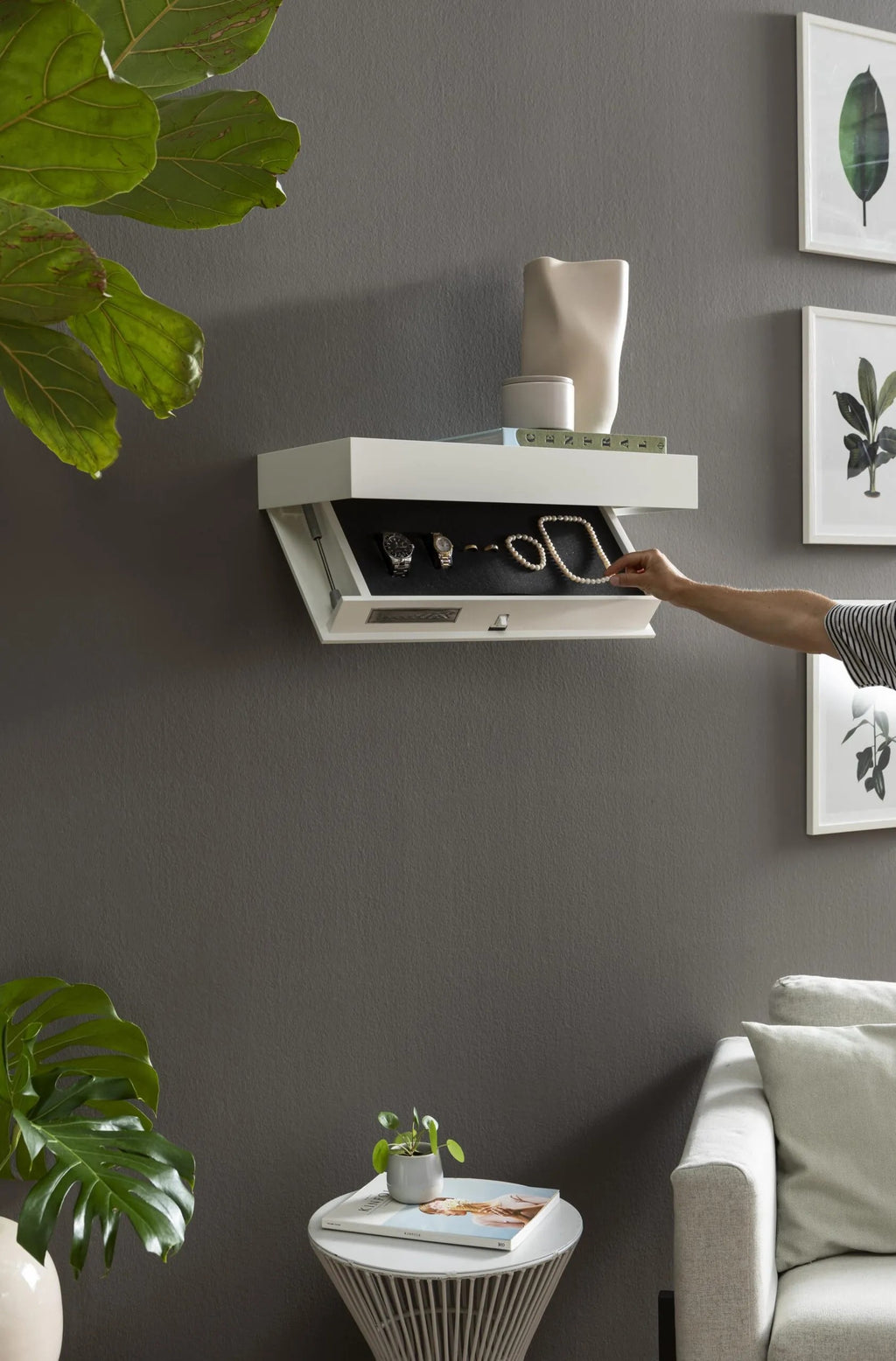 SecretShelf - Floating Wall-Mounted Shelf with Hidden Storage Safe Compartment
